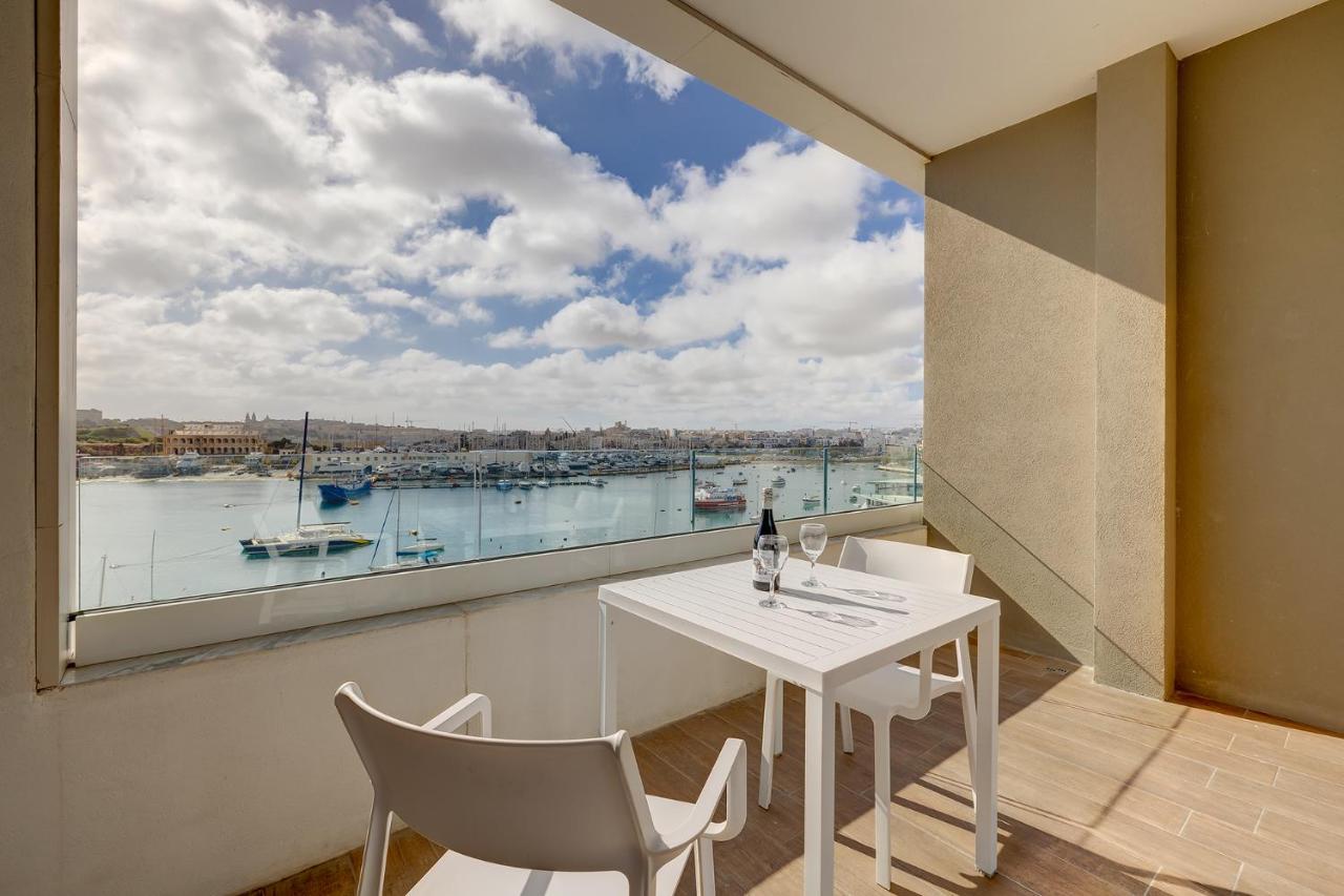 Luxe Apartment With Valletta And Harbour Views Слима Екстериор снимка